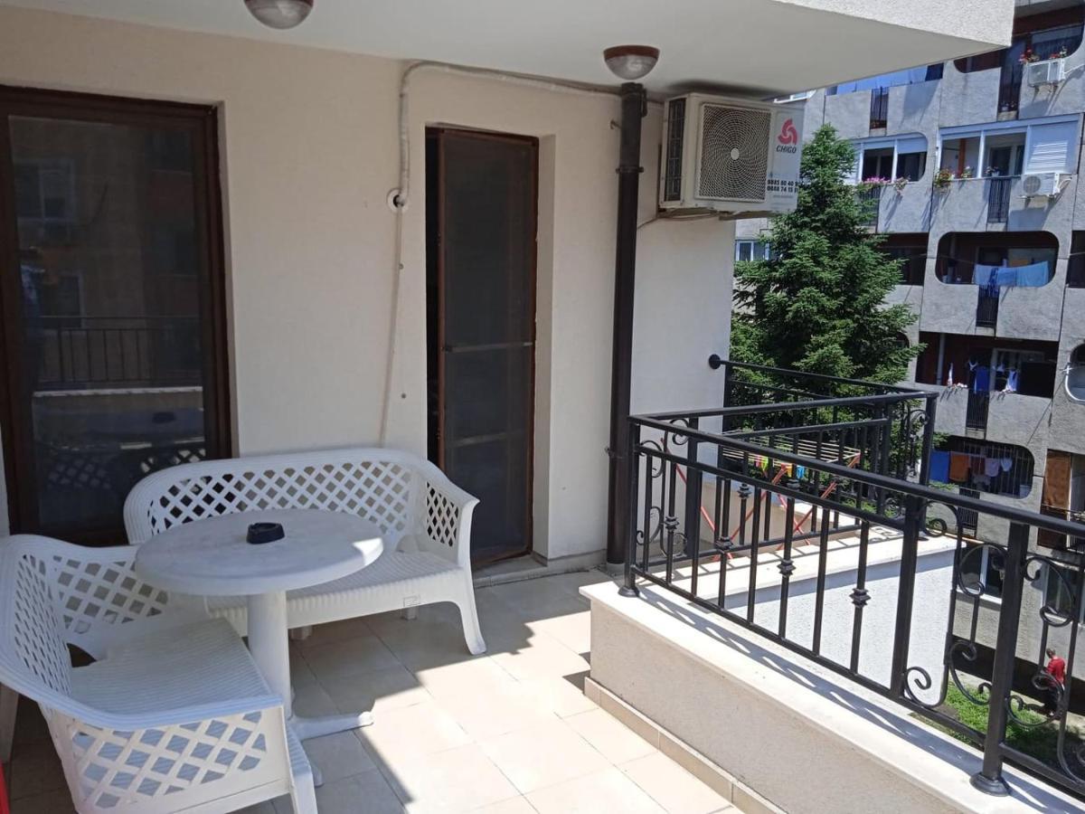 Flora Beach Apartaments بورغاس المظهر الخارجي الصورة