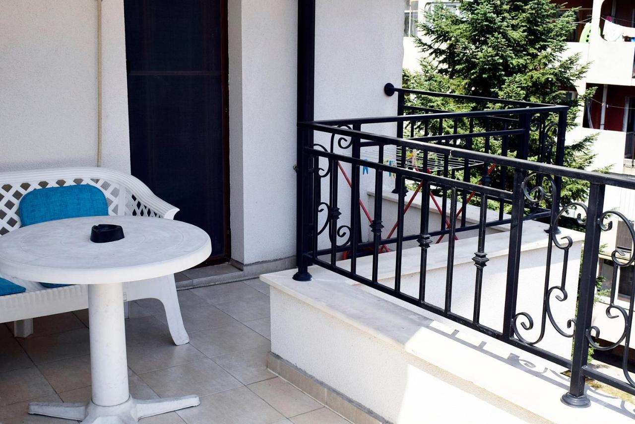Flora Beach Apartaments بورغاس المظهر الخارجي الصورة