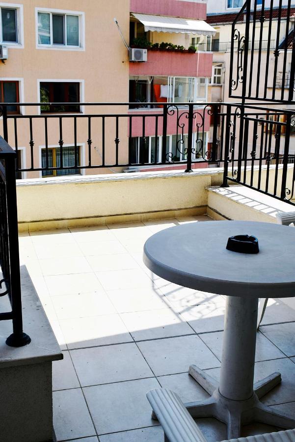 Flora Beach Apartaments بورغاس المظهر الخارجي الصورة
